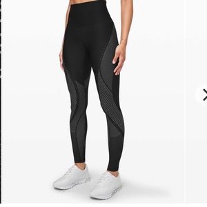 Lululemon mapped out legging NWOT
